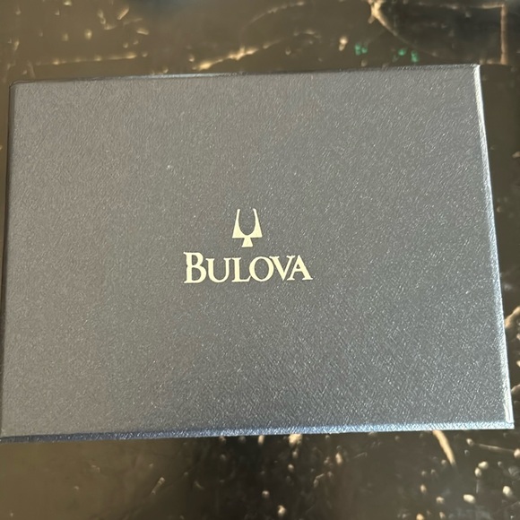 Bulova - Picture 1 of 5